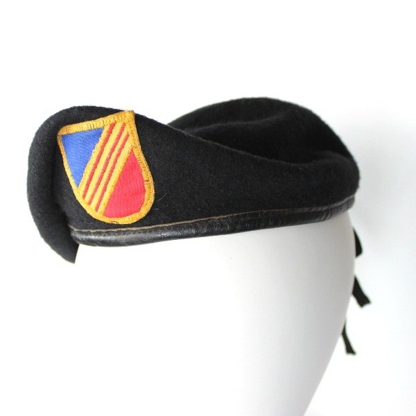 Black beret w/ 74th Infantry Detachement LRRP flash