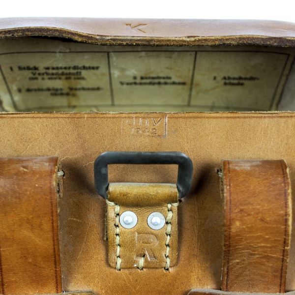 Brown leather medical pouch w/ paper tag - Dny 1942 