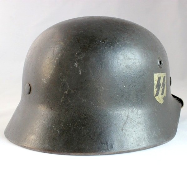 M1935 SS single decal helmet Q64