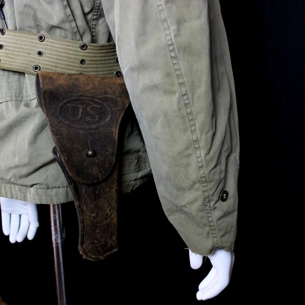 ETO officers equipment grouping: Belt, suspenders, pouch, holster - British Made