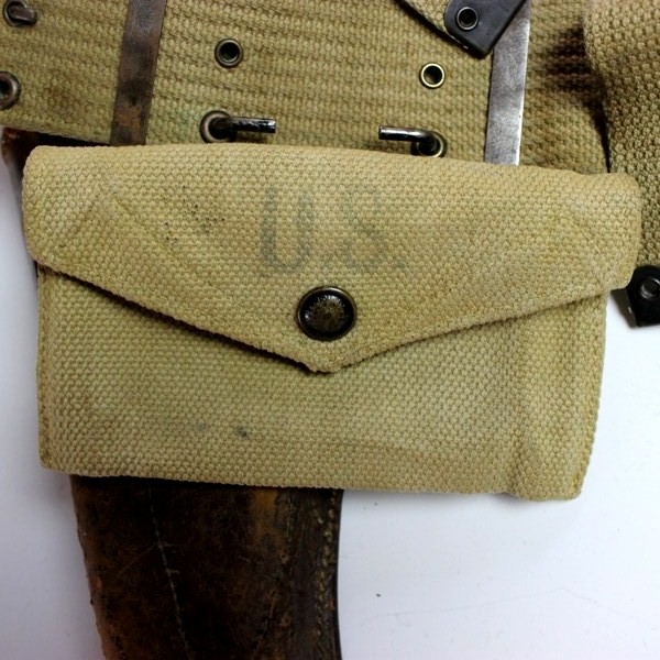 ETO officers equipment grouping: Belt, suspenders, pouch, holster - British Made