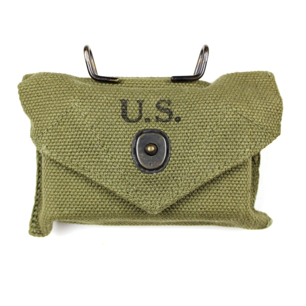 M1942 first aid packet pouch w/ content - 1945