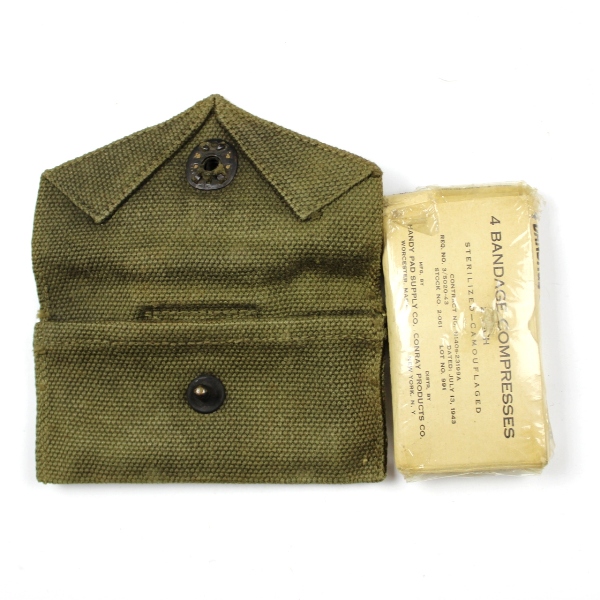 M1942 first aid packet pouch w/ content - 1942