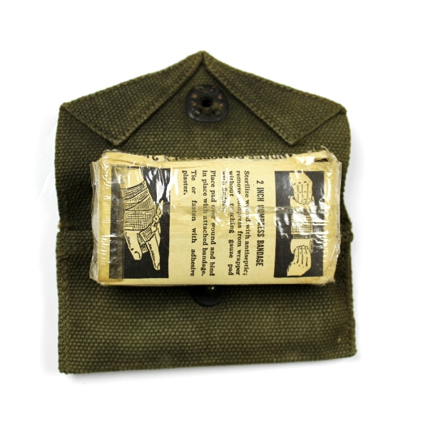 M1942 first aid packet pouch w/ content - 1942