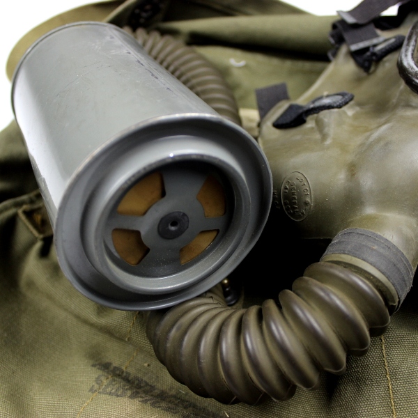 M4 diaphragm gas mask w/ M6 carrier