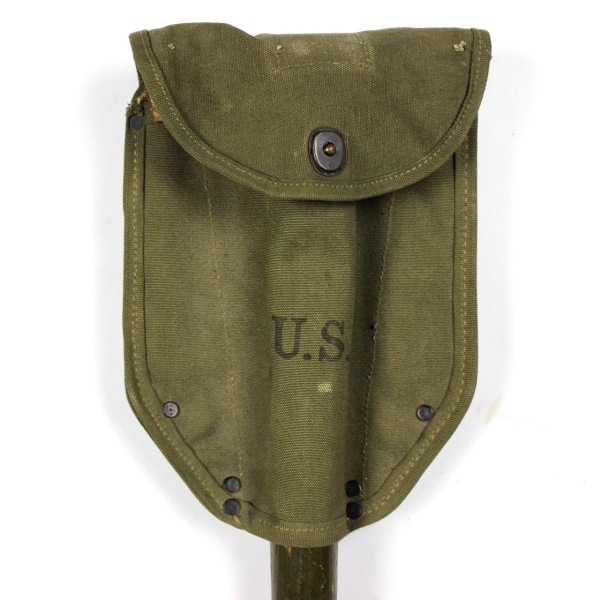 M1943 entrenching tool w/ carrier