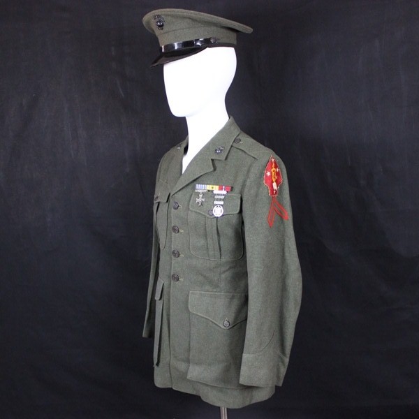 USMC Dress jacket and cap w/ ID tag - 2nd Marine Div.