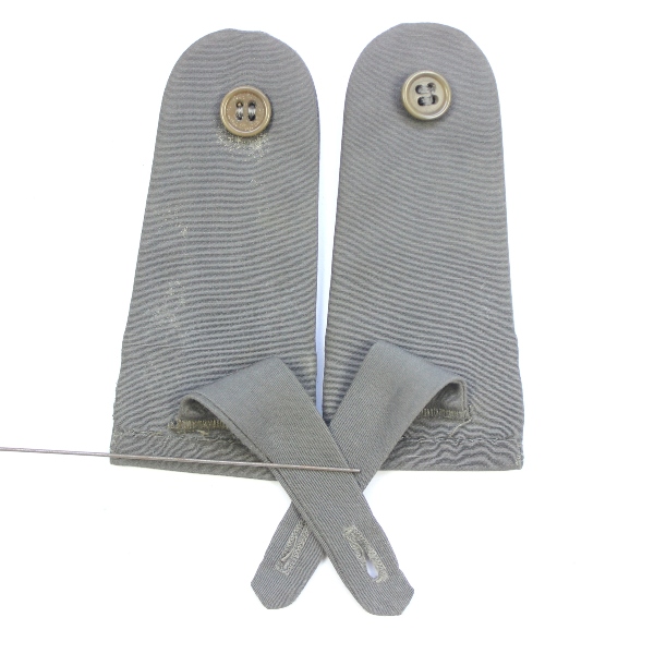 US Navy slate gray shoulder boards - LtJG Medical Corps